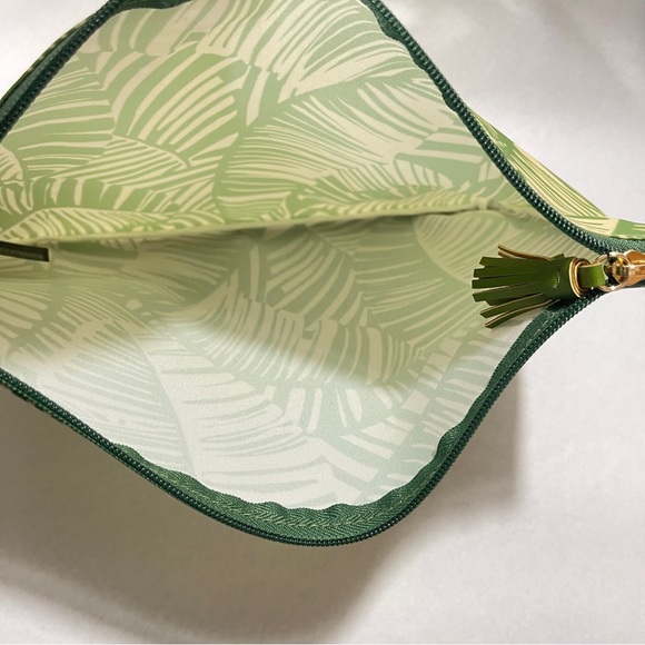 Chico's Tropical Palm Leaf Oversized Tote Bag & Pouch Set - Picture 8 of 15